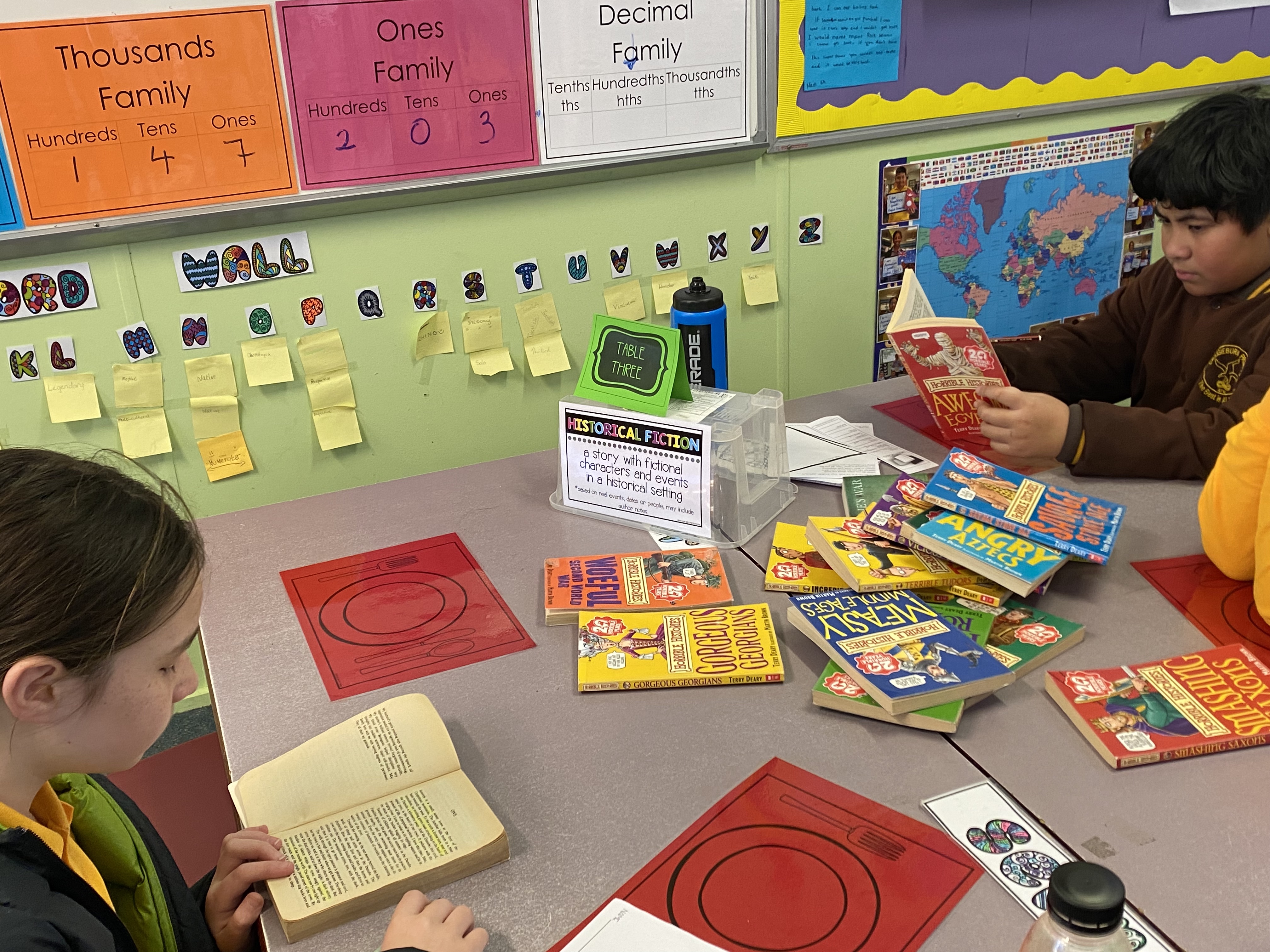 /uploaded_files/media/gallery/1660606487Book tasting 1.jpg